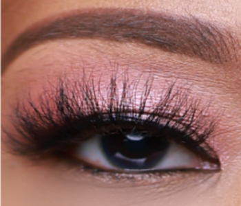 model wearing false eyelash