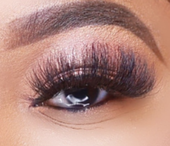 Model wearing eye shine false eyelashes